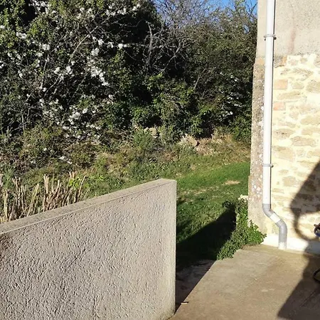 Dans Un Cadre Champetre Mas-Saintes-Puelles