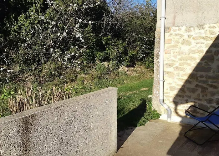 Dans Un Cadre Champetre Mas-Saintes-Puelles